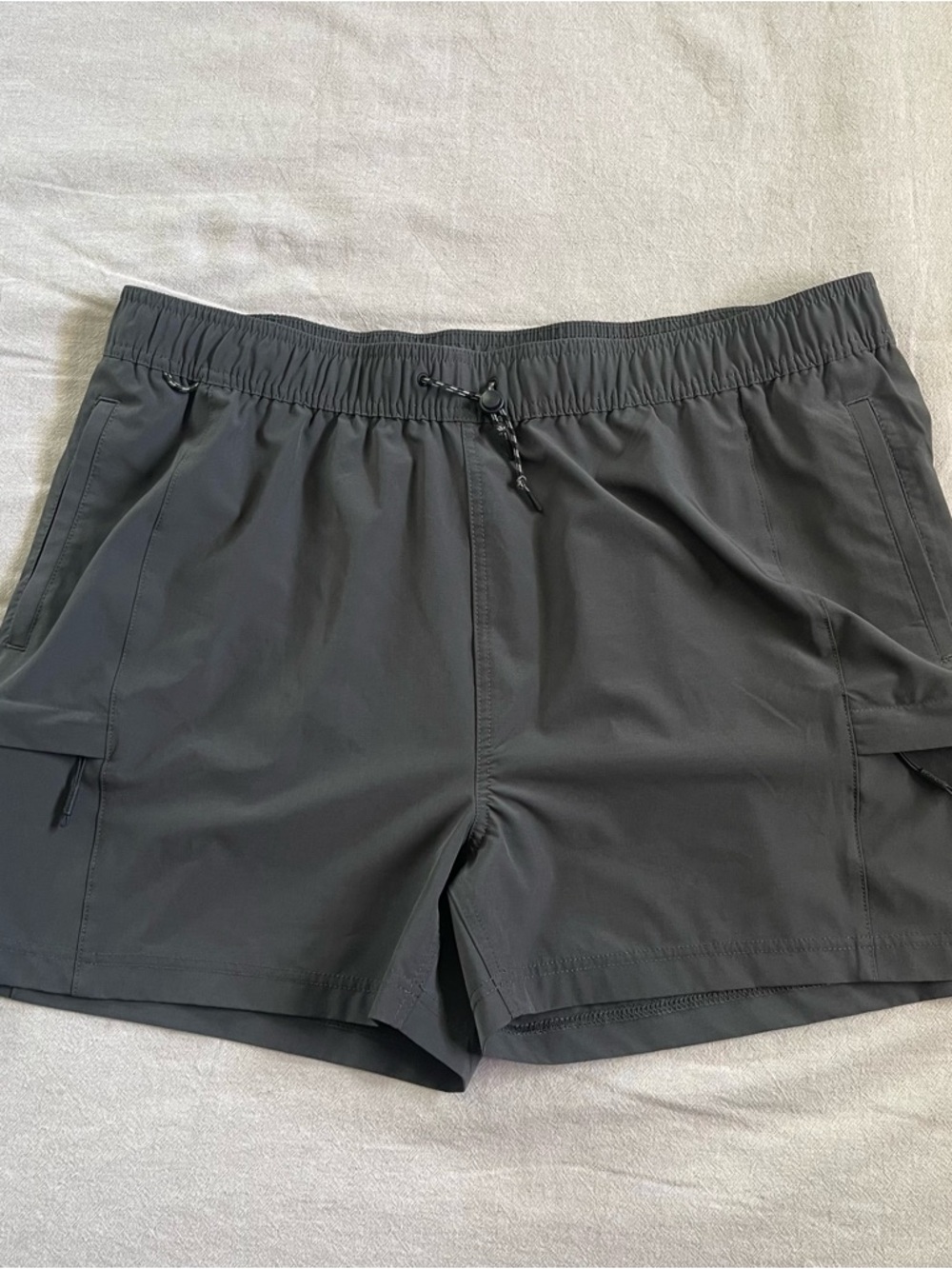 Men’s Voyager Gray Hiking Shorts with zipper Pockets size: 40